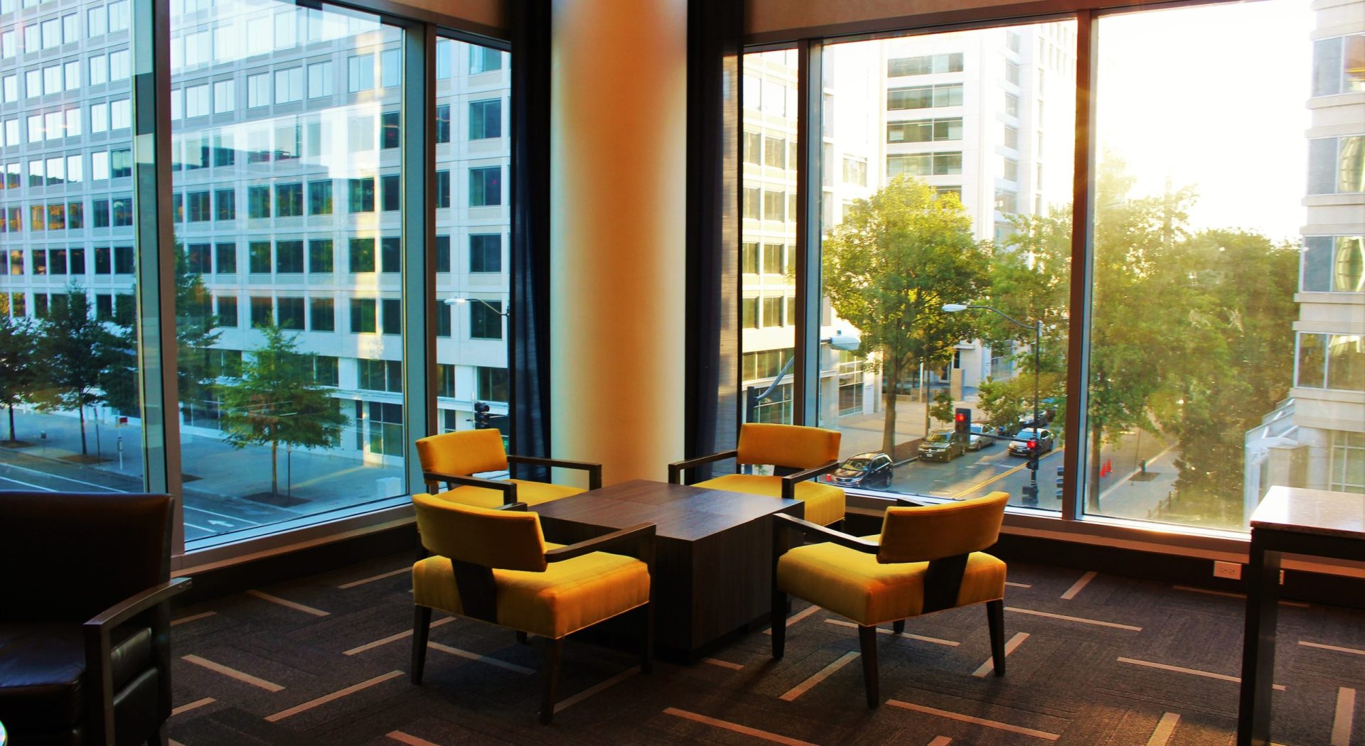 pexels-kendall-hoopes-635041